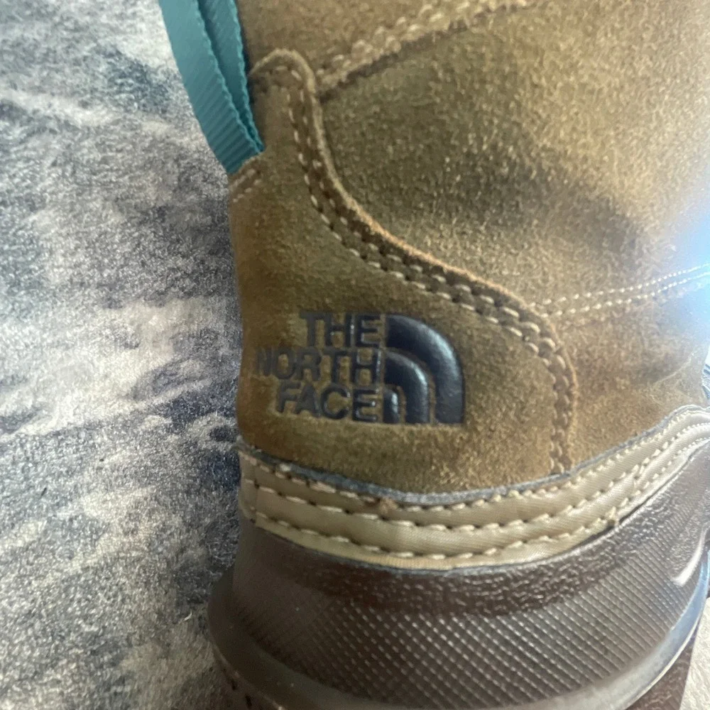 The North Face Womens 10 Chilkat III Winter Boots Brown Tan Leather Rubber